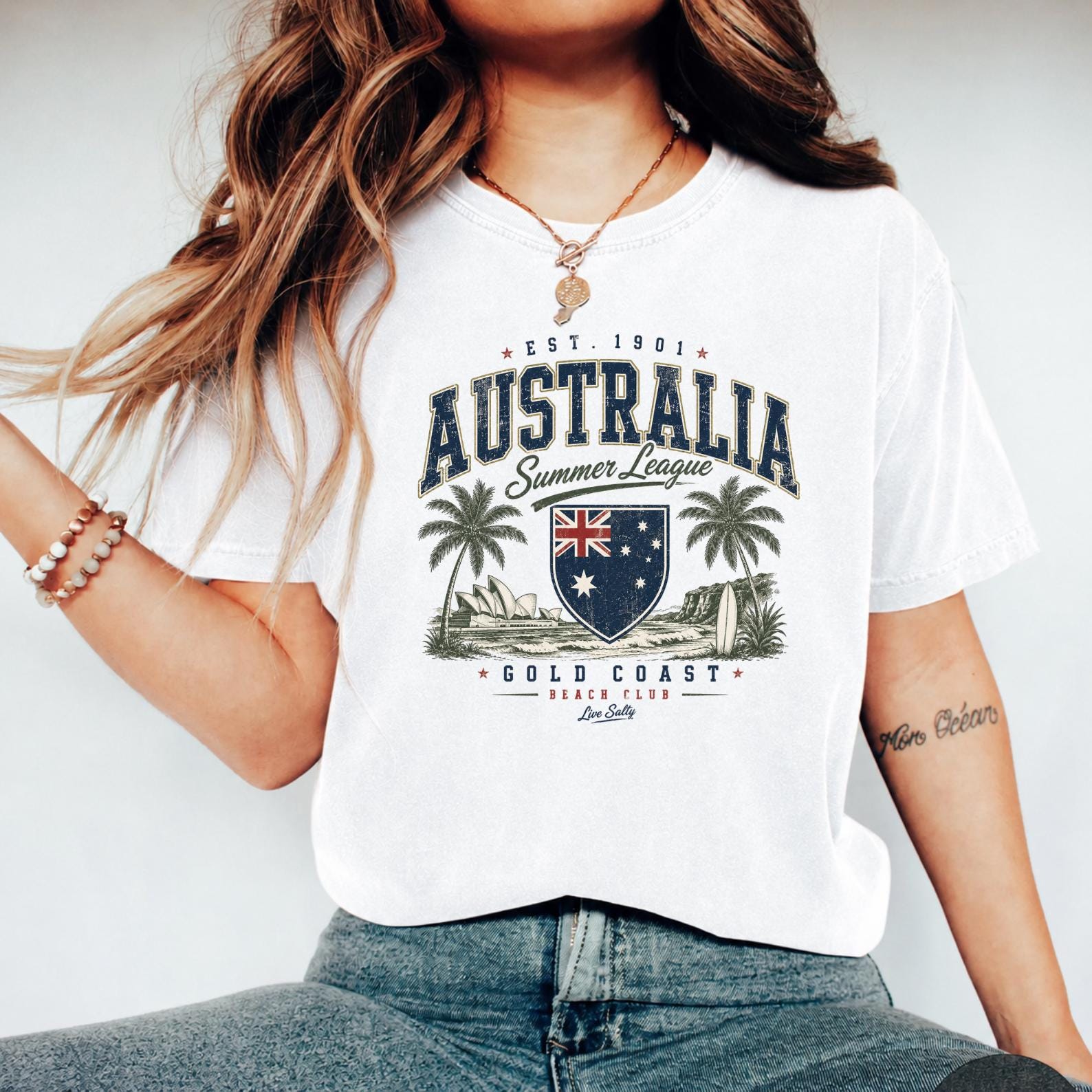 Australia Flag T-Shirt, Australian Pride Shirt, Aussie Graphic Tee, Australia Souvenir Shirt, Kangaroo Tee, Australian Gift Shirt